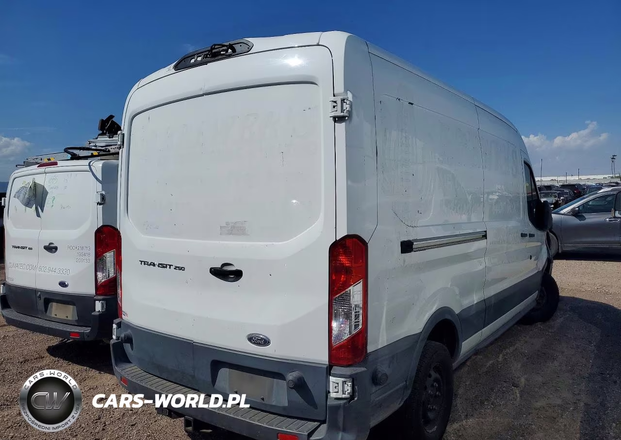 2018 Ford Transit T-250 VIN:1FTYR2CM2JKB31682 - 3