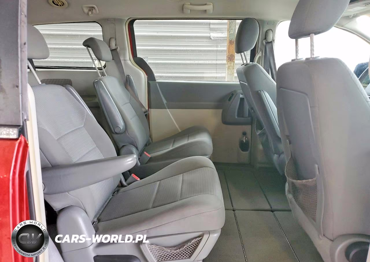 2010 Chrysler Town & Country Touring VIN:2A4RR5D15AR230096 - 11