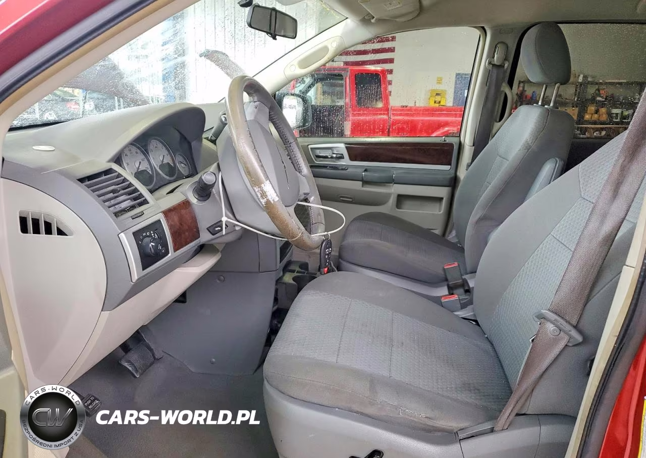 2010 Chrysler Town & Country Touring VIN:2A4RR5D15AR230096 - 7