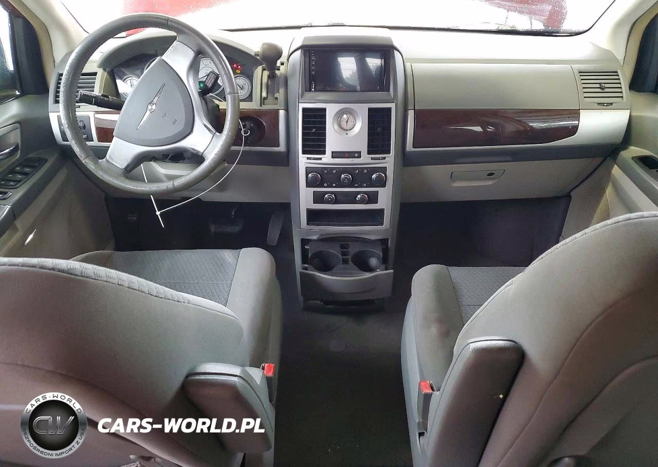 2010 Chrysler Town & Country Touring VIN:2A4RR5D15AR230096 - 8