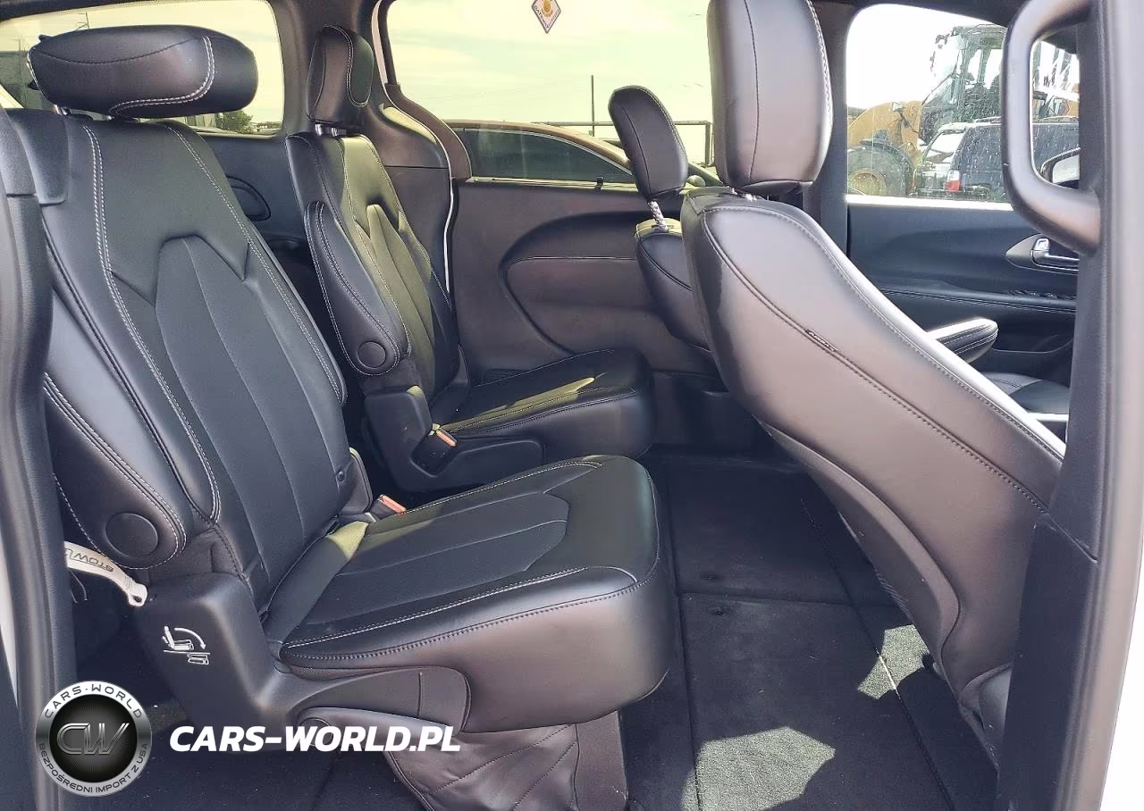 2026 Chrysler Pacifica Select VIN:2C4RC1BG3TR152511 - 11