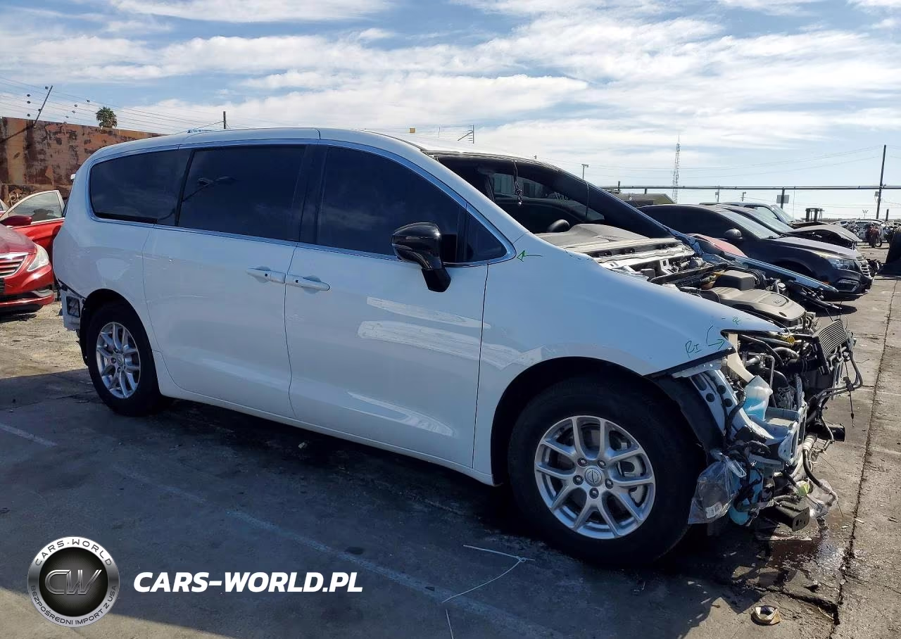 2026 Chrysler Pacifica Select VIN:2C4RC1BG3TR152511 - 4