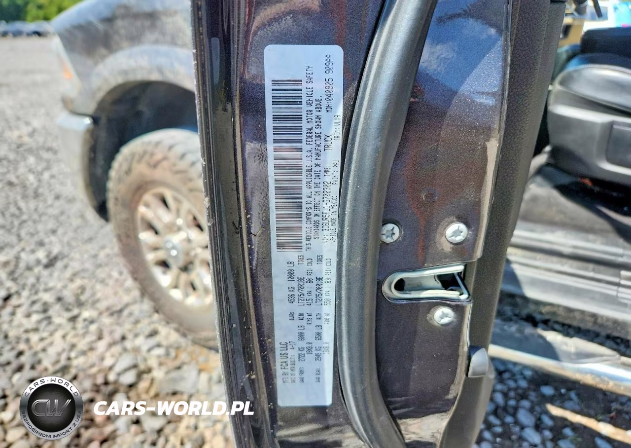 2017 Ram 2500 Laramie VIN:3C6UR5FL1HG702302 - 12