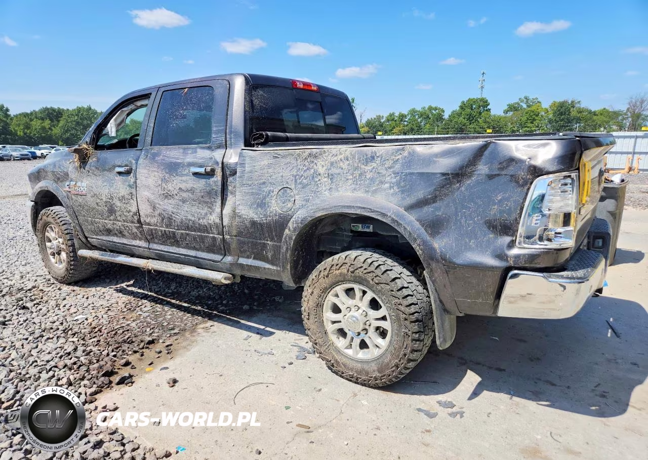 2017 Ram 2500 Laramie VIN:3C6UR5FL1HG702302 - 2