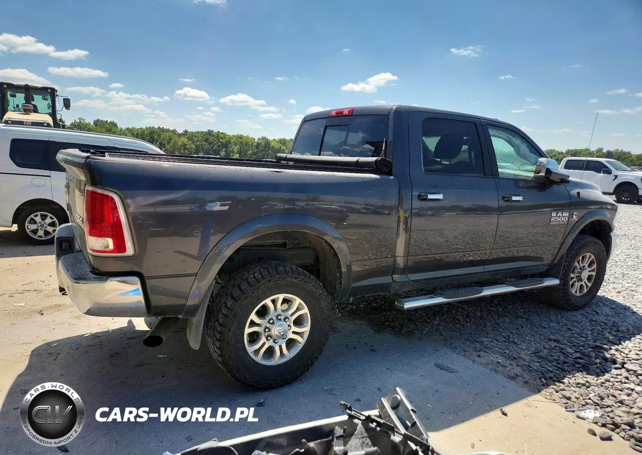 2017 Ram 2500 Laramie VIN:3C6UR5FL1HG702302 - 3