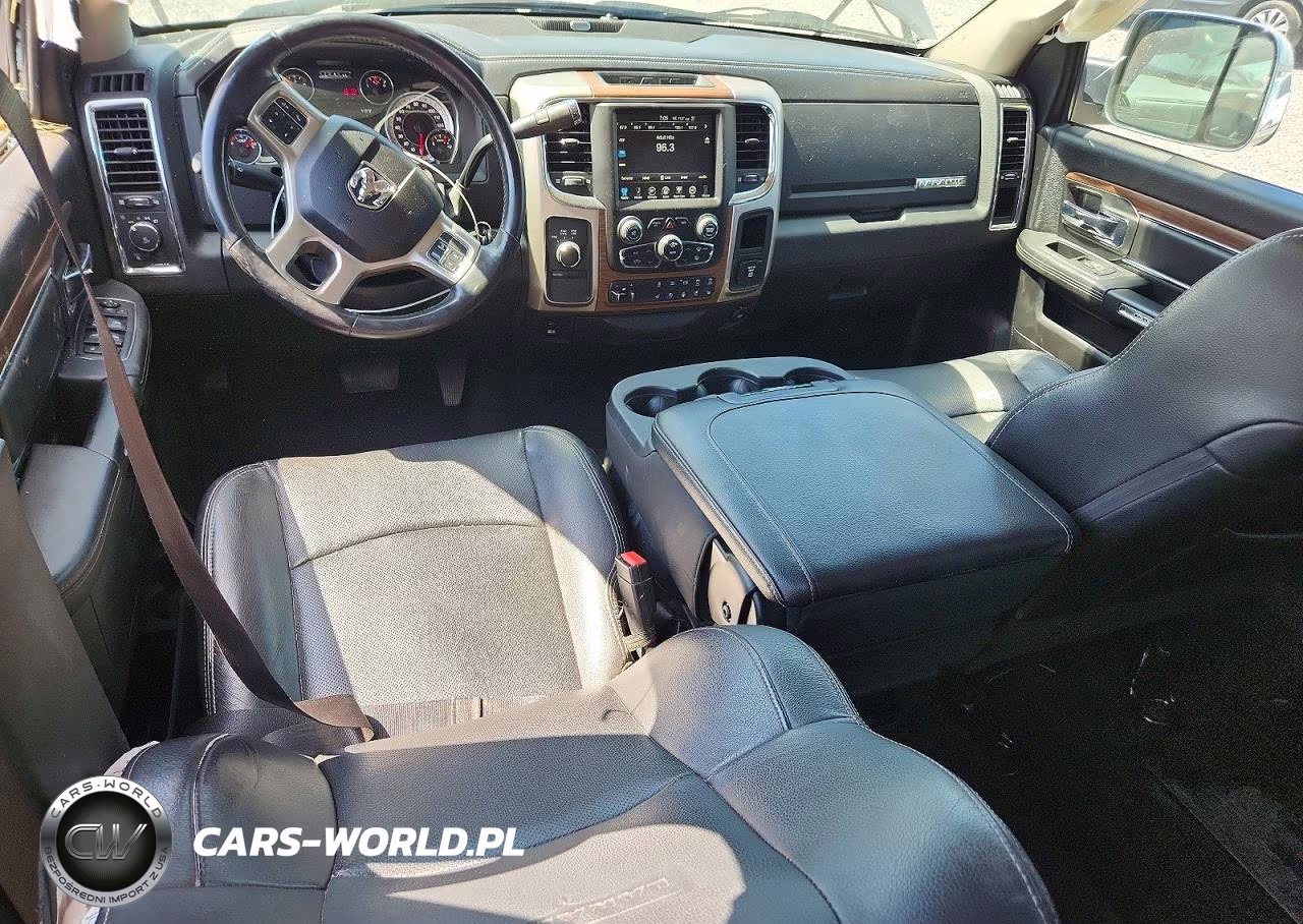 2017 Ram 2500 Laramie VIN:3C6UR5FL1HG702302 - 8