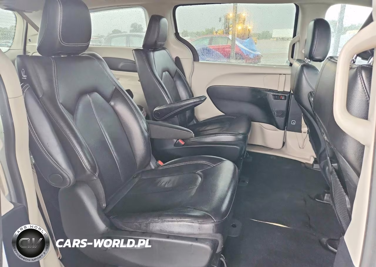 2022 Chrysler Pacifica Hybrid Touring L VIN:2C4RC1L76NR129970 - 11