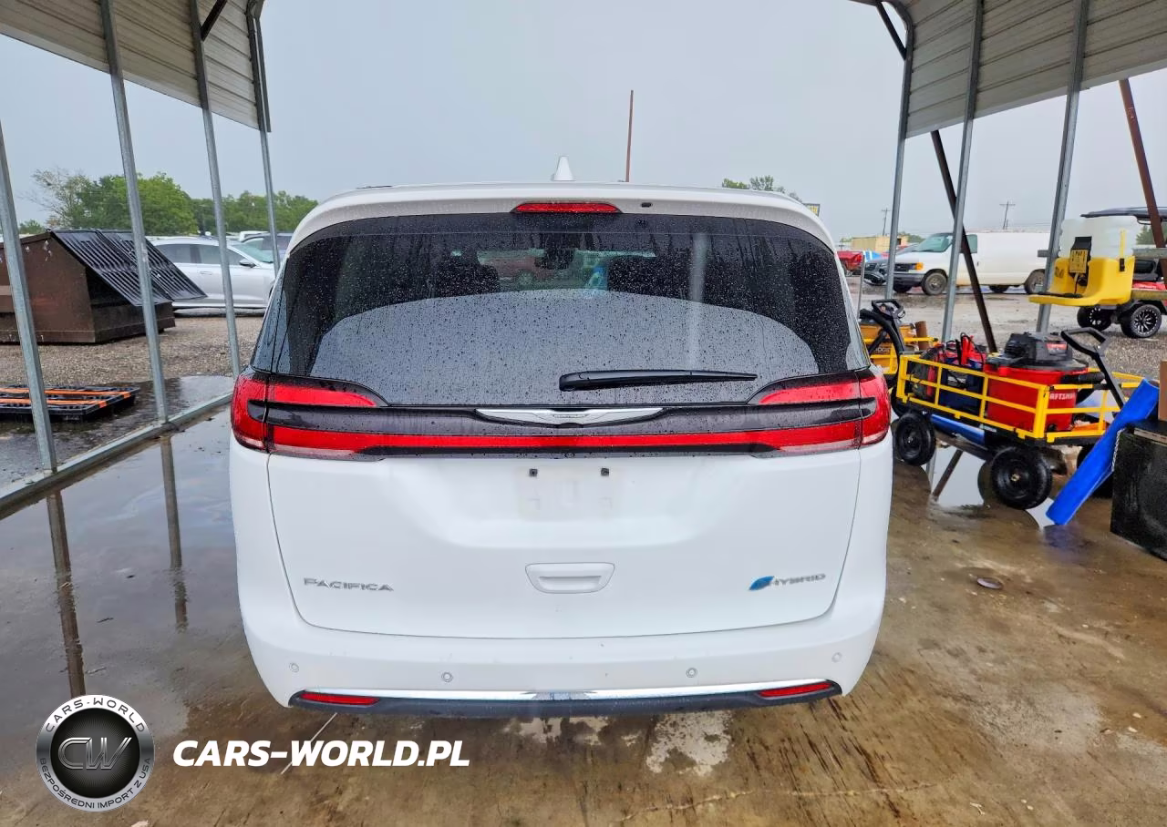 2022 Chrysler Pacifica Hybrid Touring L VIN:2C4RC1L76NR129970 - 6
