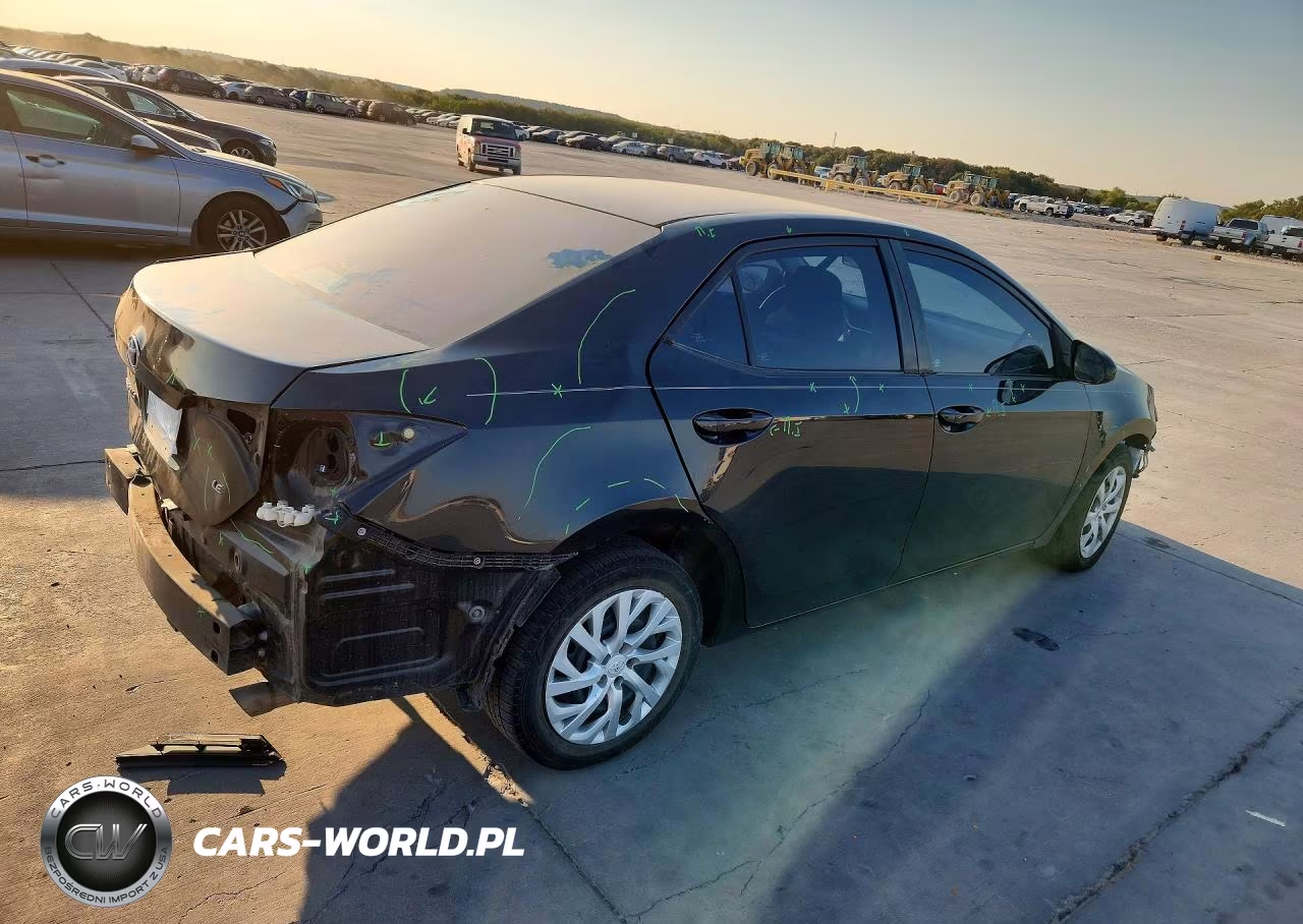 2017 Toyota Corolla Le VIN:5YFBURHE9HP734803 - 3