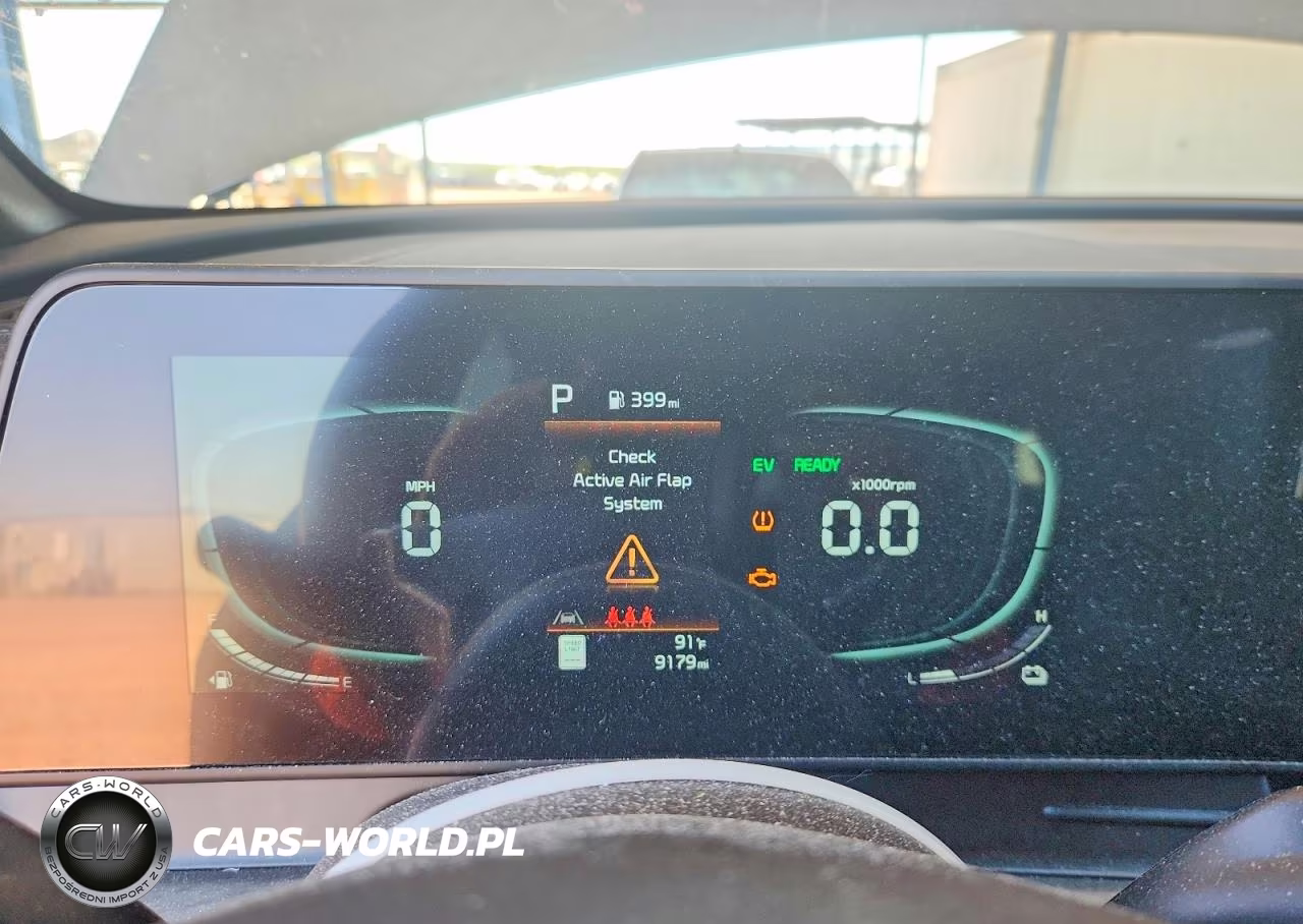 2025 Kia Sportage X Line VIN:KNDPYDDH1S7236102 - 9