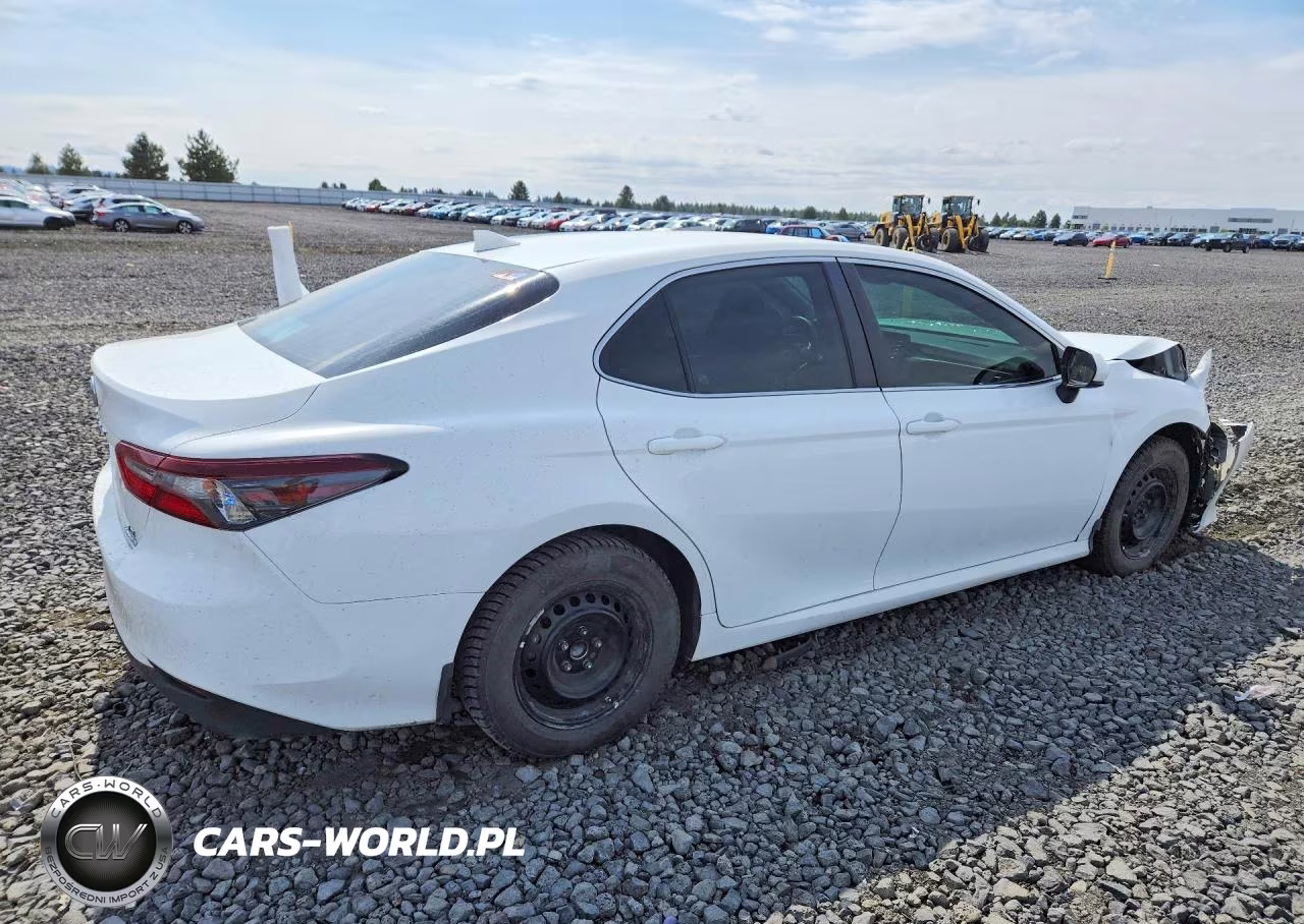 2022 Toyota Camry Le VIN:4T1C31AK3NU583640 - 3