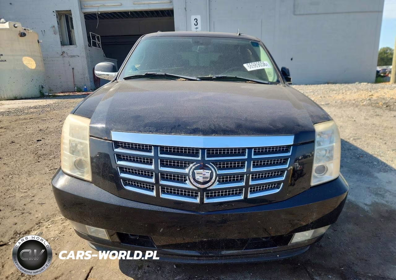 2008 Cadillac Escalade Luxury VIN:1GYFK63848R142636 - 5