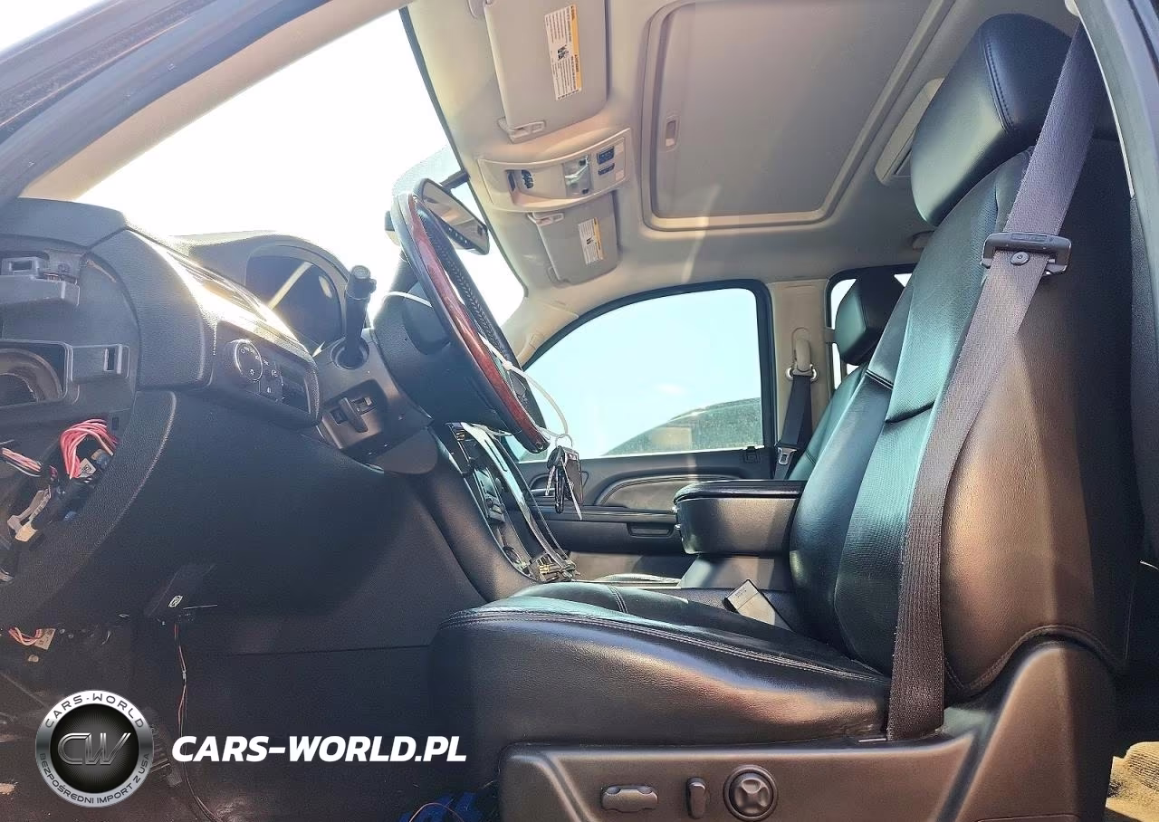 2008 Cadillac Escalade Luxury VIN:1GYFK63848R142636 - 7