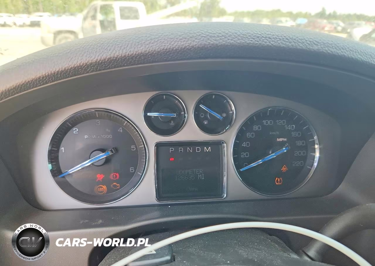 2008 Cadillac Escalade Luxury VIN:1GYFK63848R142636 - 9