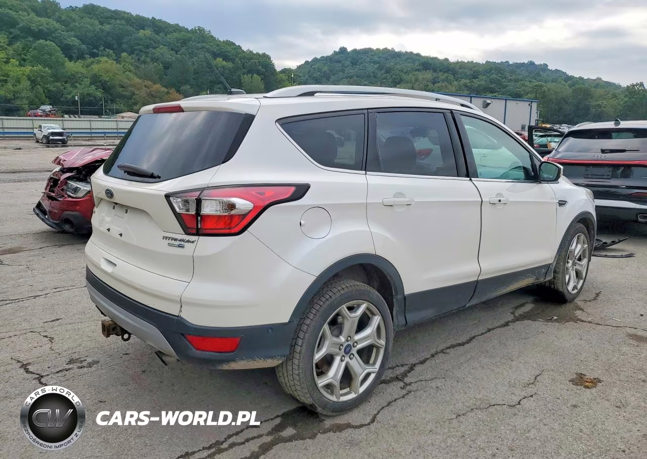 2017 Ford Escape Titanium VIN:1FMCU9J98HUE21600 - 3