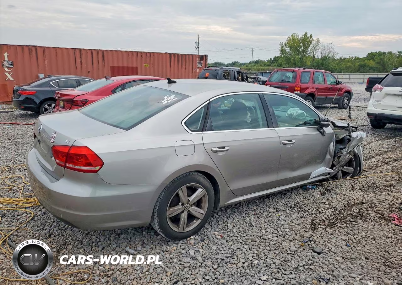 2013 Volkswagen Passat Se VIN:1VWBP7A30DC095358 - 3