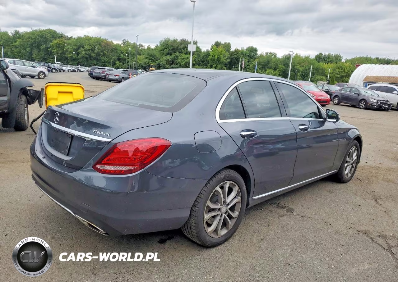 2015 Mercedes-Benz C 300 4Matic VIN:55SWF4KB3FU037129 - 3