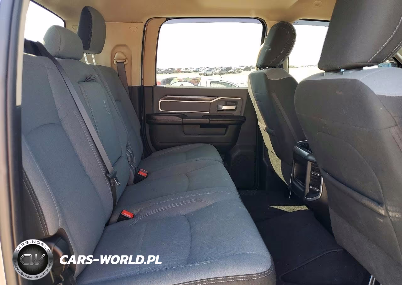 2020 Ram 3500 Big Horn VIN:3C63R3LL4LG296609 - 10