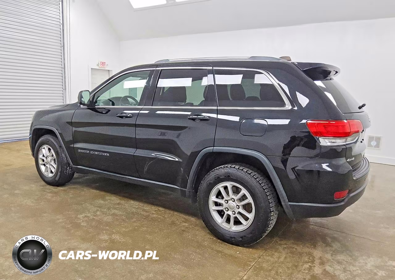 2018 Jeep Grand Cherokee Laredo VIN:1C4RJFAG5JC375689 - 2