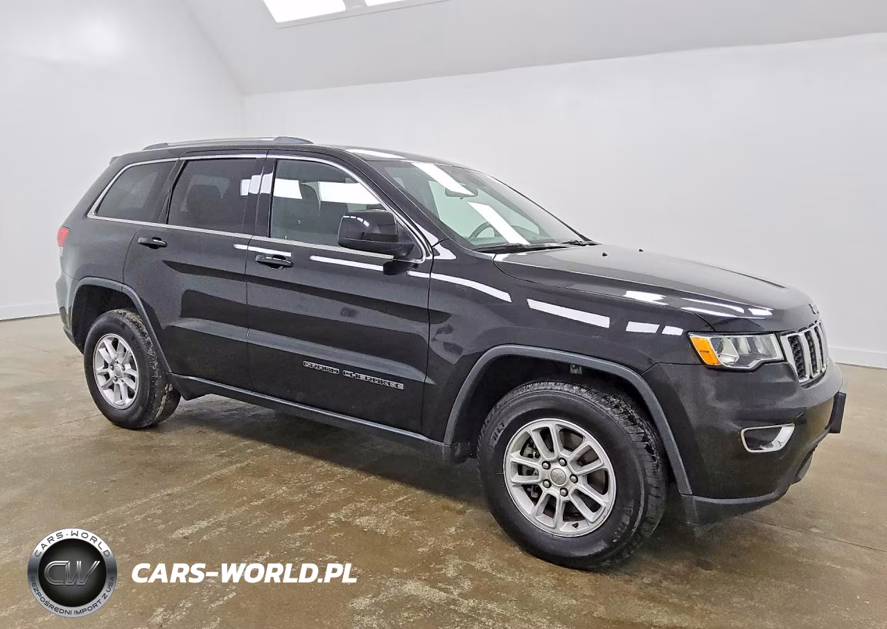 2018 Jeep Grand Cherokee Laredo VIN:1C4RJFAG5JC375689 - 4