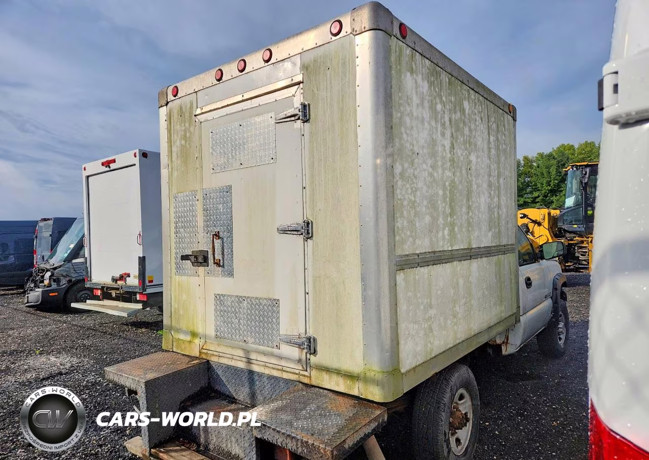 2005 Chevrolet Silverado C2500 Heavy Duty VIN:1GBHC24U65E140670 - 3