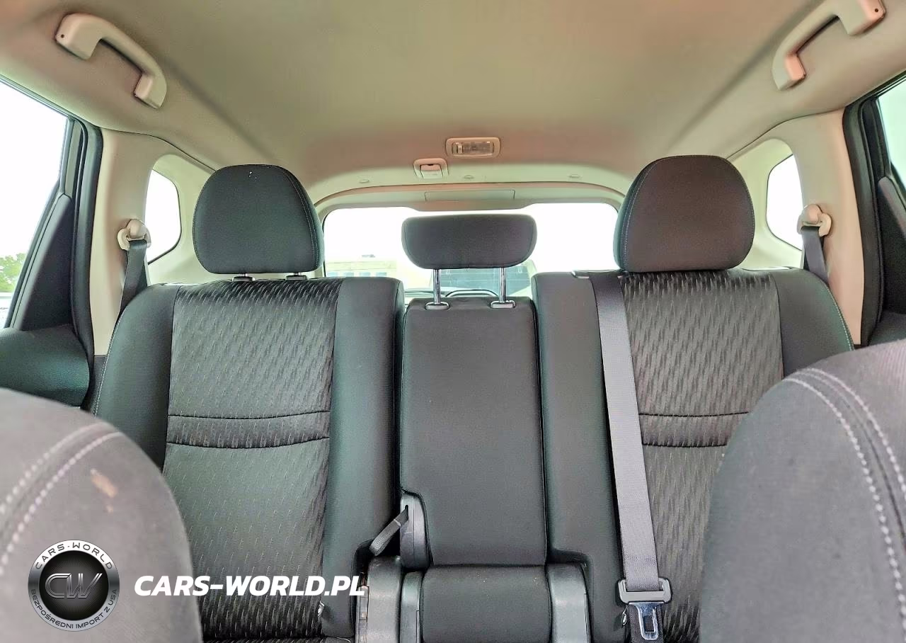 2018 Nissan Rogue S VIN:KNMAT2MV8JP520923 - 10