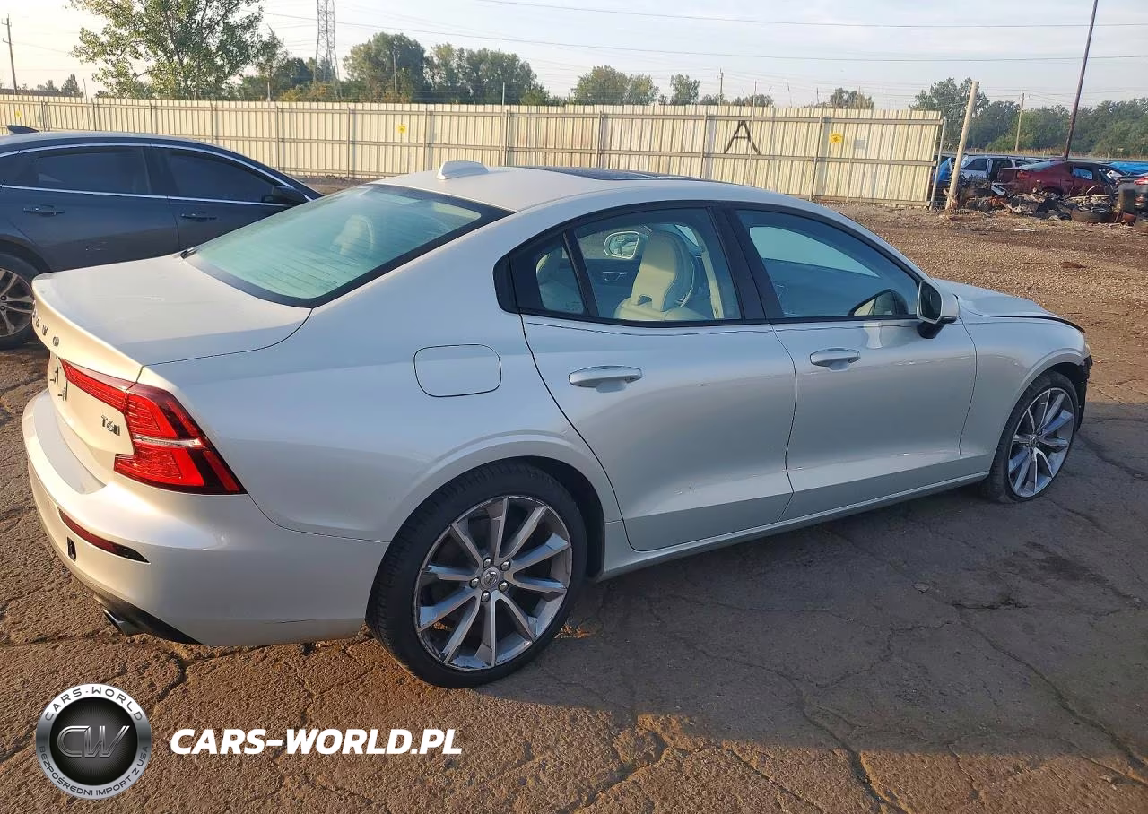 2019 Volvo S60 T6 Momentum VIN:7JRA22TK3KG001856 - 3