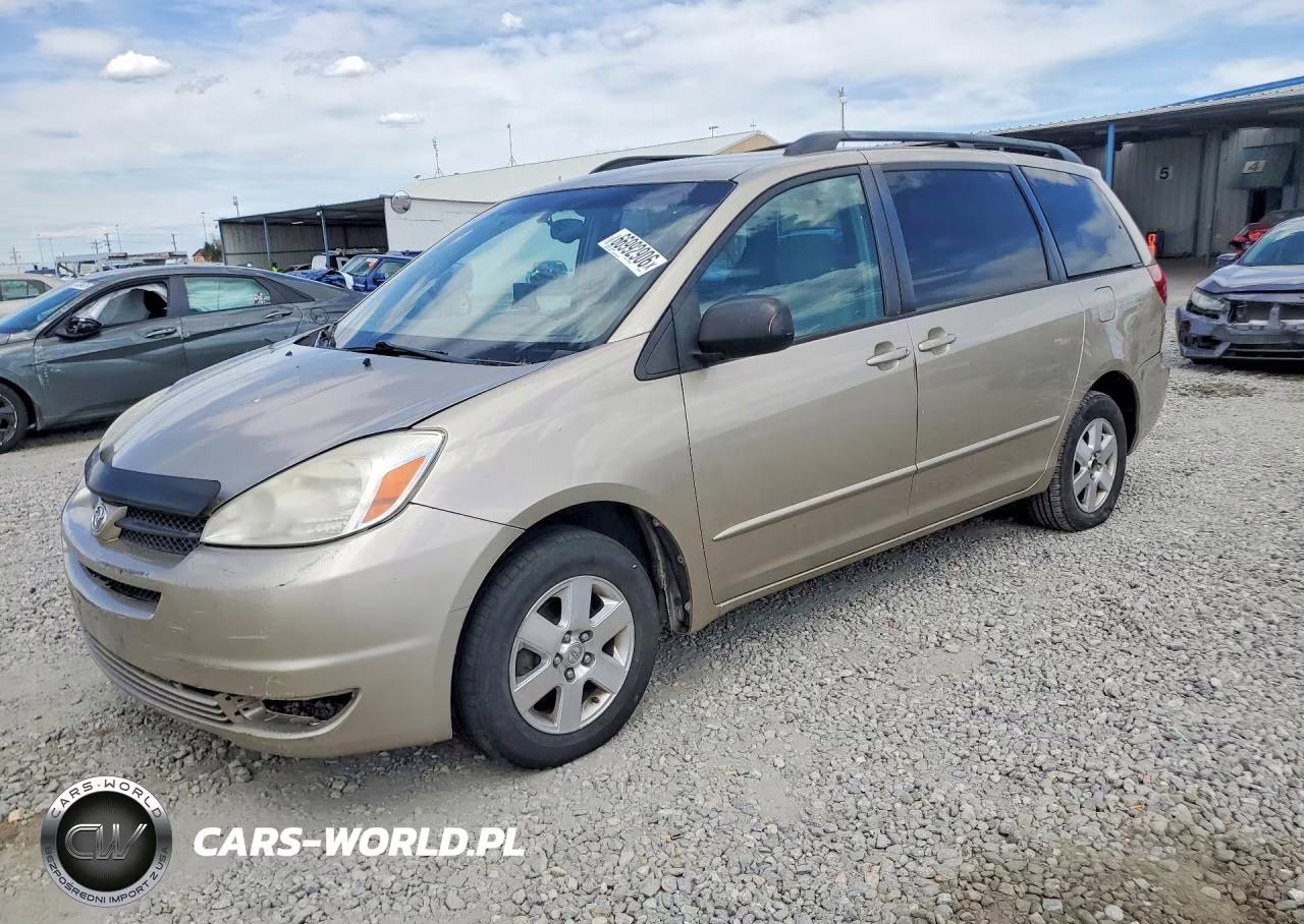 2004 Toyota Sienna Le 7 Passenger