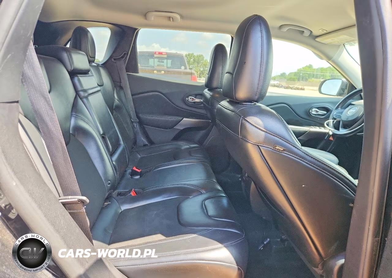 2019 Jeep Cherokee Latitude Plus VIN:1C4PJLLB9KD403237 - 11