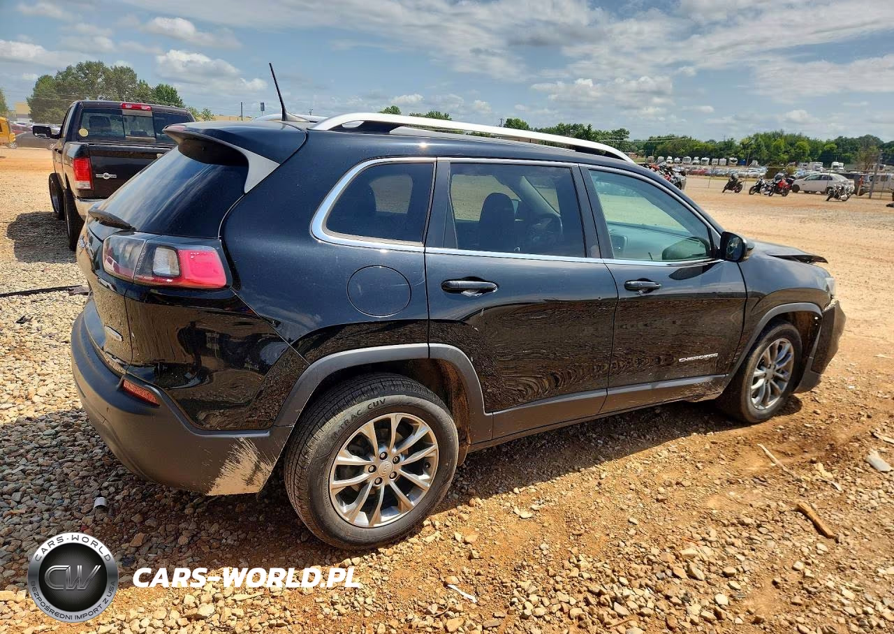 2019 Jeep Cherokee Latitude Plus VIN:1C4PJLLB9KD403237 - 3