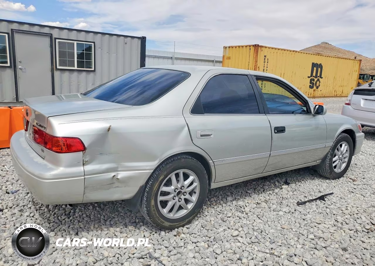 2000 Toyota Camry Xle V6 VIN:4T1BF28K1YU111035 - 3