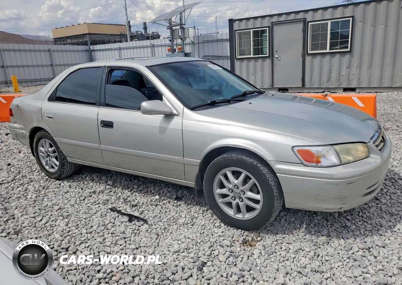 2000 Toyota Camry Xle V6 VIN:4T1BF28K1YU111035 - 4