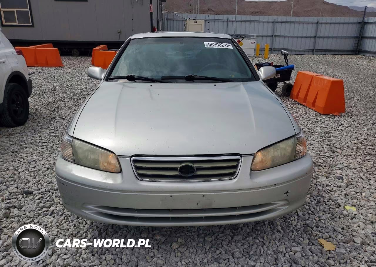 2000 Toyota Camry Xle V6 VIN:4T1BF28K1YU111035 - 5
