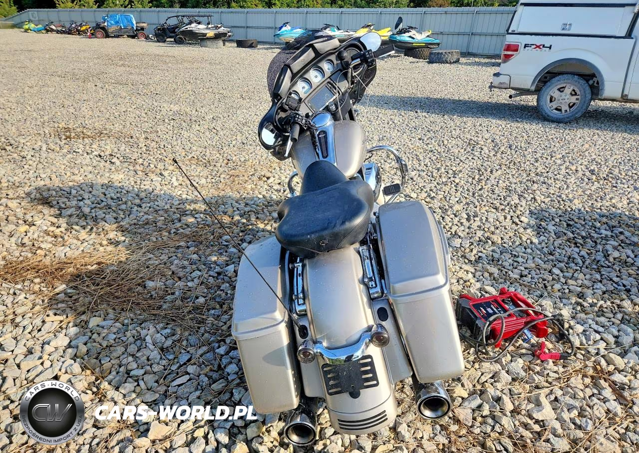 2018 Harley-Davidson Flhx Street Glide VIN:1HD1KBC16JB655394 - 4
