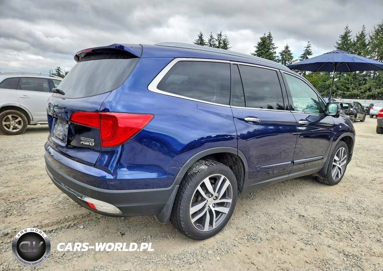 2017 Honda Pilot Touring VIN:5FNYF6H92HB069258 - 3