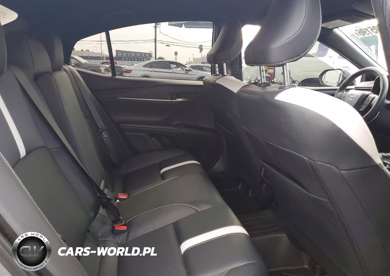 2026 Toyota Camry Se VIN:4T1DAACKXTU653770 - 10