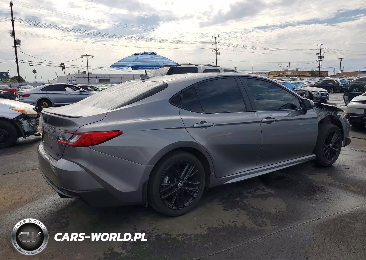 2026 Toyota Camry Se VIN:4T1DAACKXTU653770 - 3