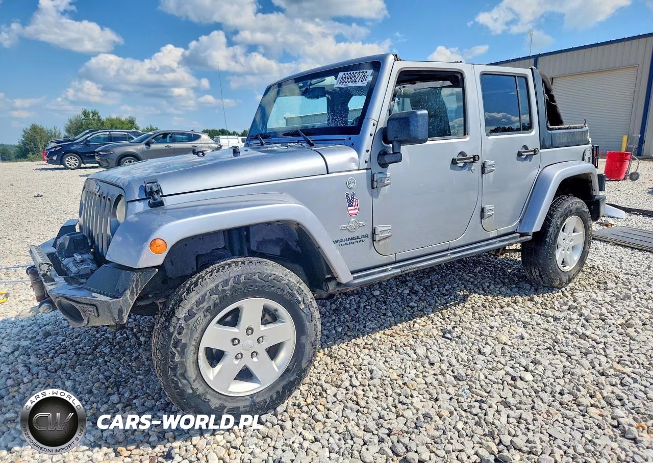 2013 Jeep Wrangler Unlimited Sport VIN:1C4BJWDG4DL564819 - 1