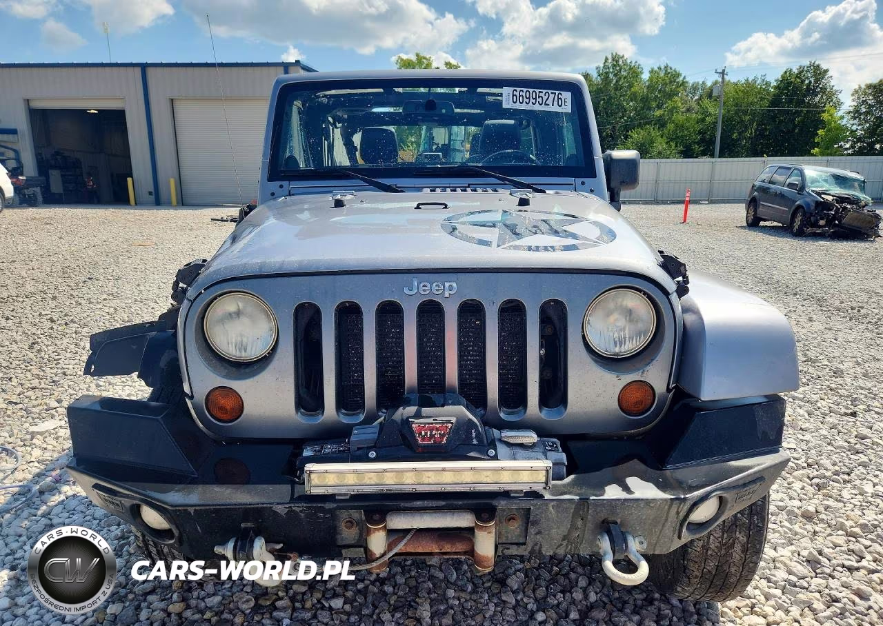 2013 Jeep Wrangler Unlimited Sport VIN:1C4BJWDG4DL564819 - 5