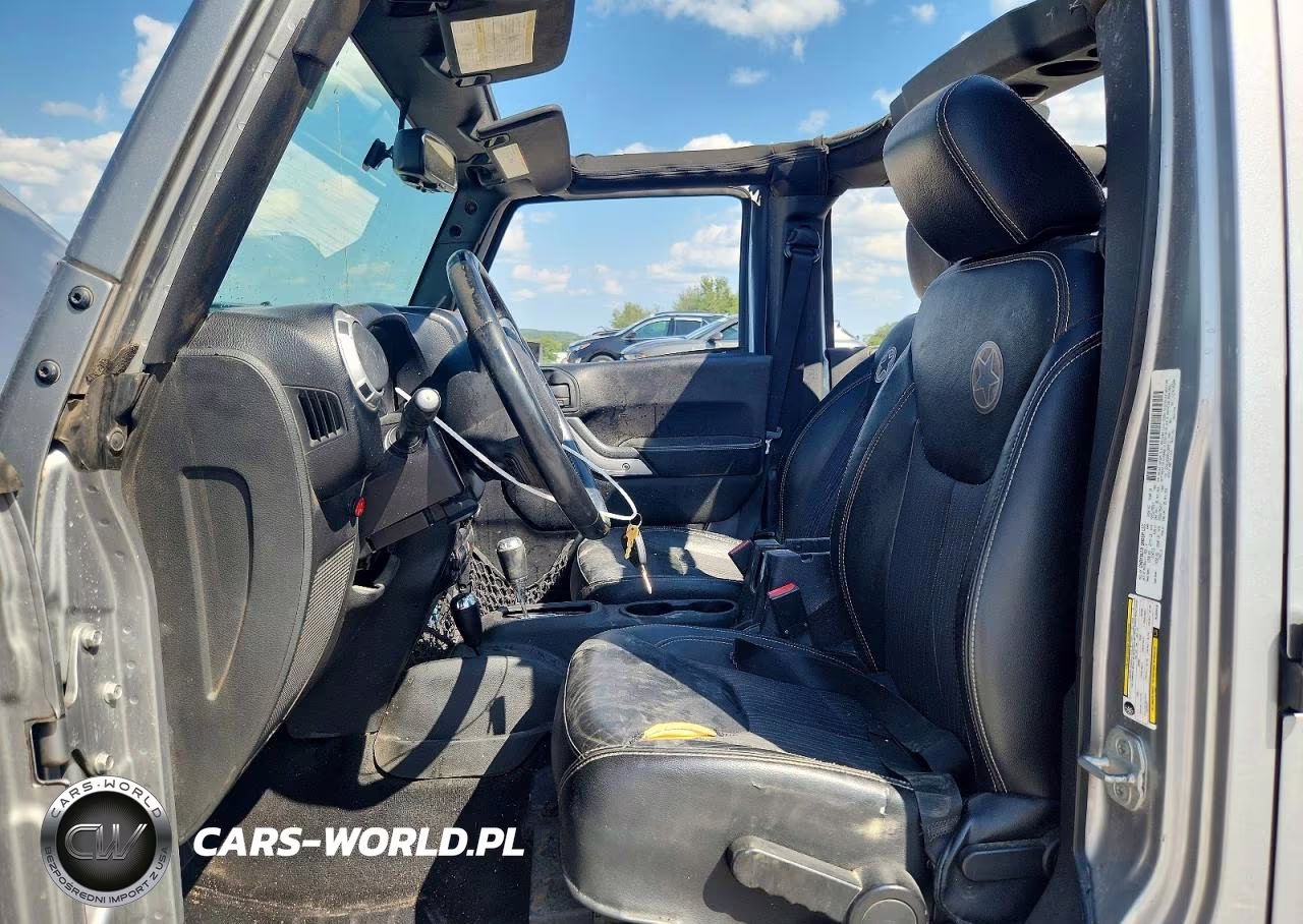 2013 Jeep Wrangler Unlimited Sport VIN:1C4BJWDG4DL564819 - 7