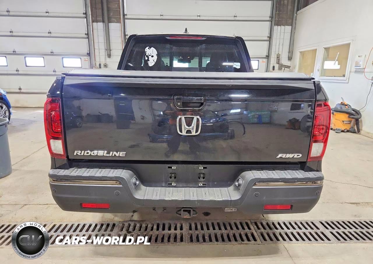2017 Honda Ridgeline Black Edition VIN:5FPYK3F80HB007238 - 6