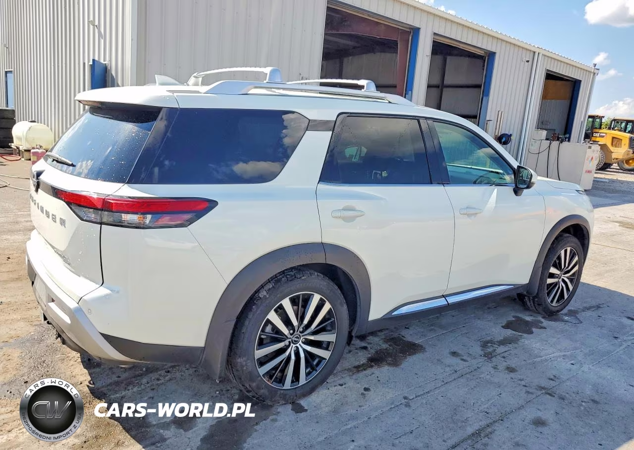 2023 Nissan Pathfinder Platinum VIN:5N1DR3DJ1PC246345 - 3