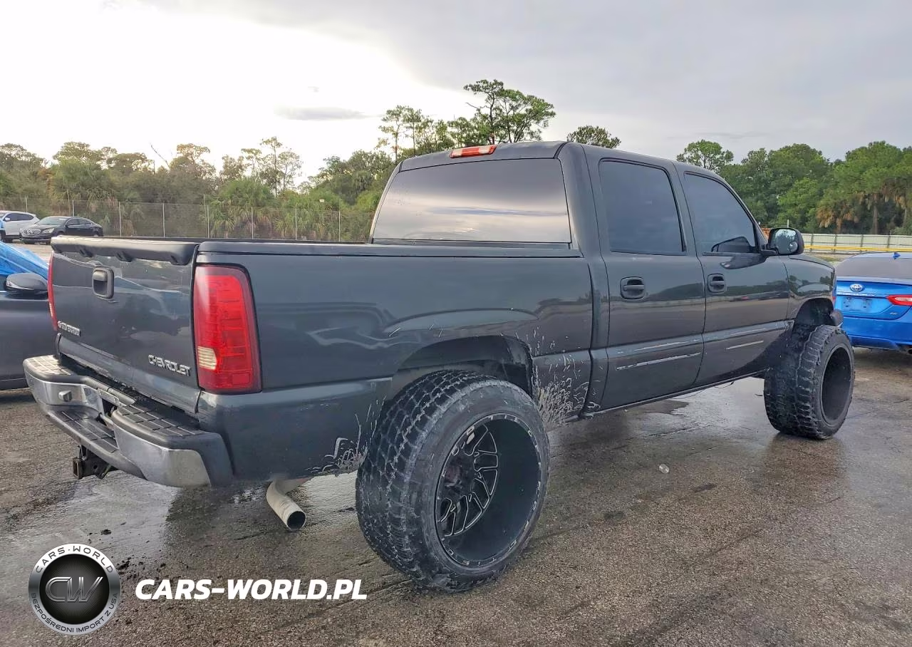 2005 Chevrolet Silverado C1500 VIN:2GCEC13T251233897 - 3