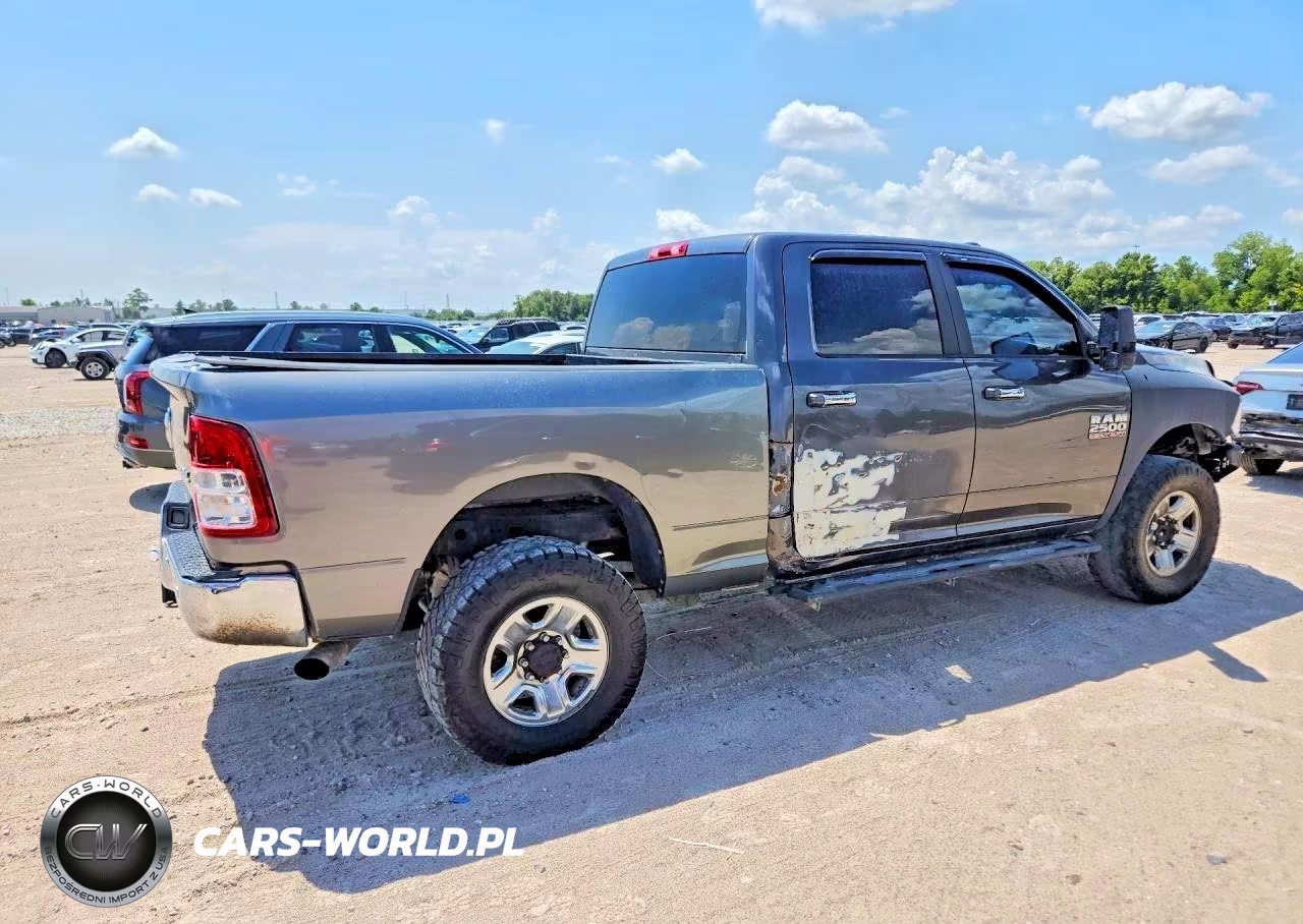2018 Ram 2500 Laramie VIN:3C6UR5FL2JG216569 - 3