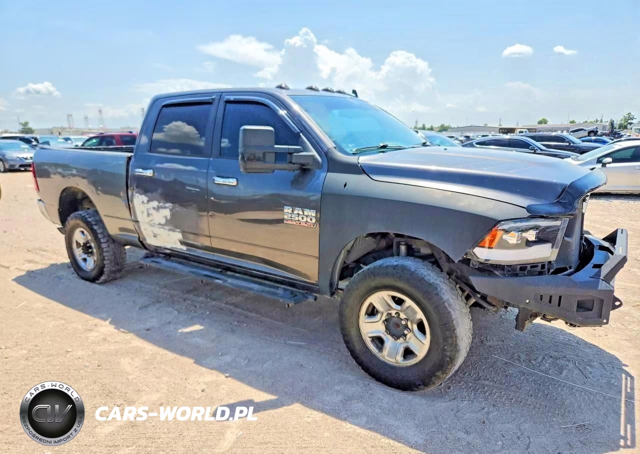 2018 Ram 2500 Laramie VIN:3C6UR5FL2JG216569 - 4