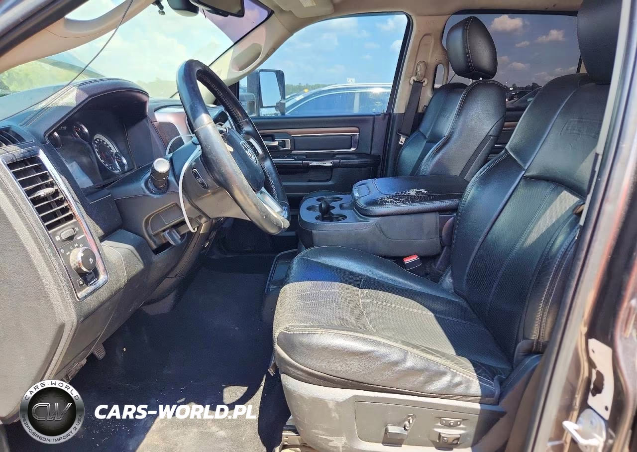 2018 Ram 2500 Laramie VIN:3C6UR5FL2JG216569 - 7