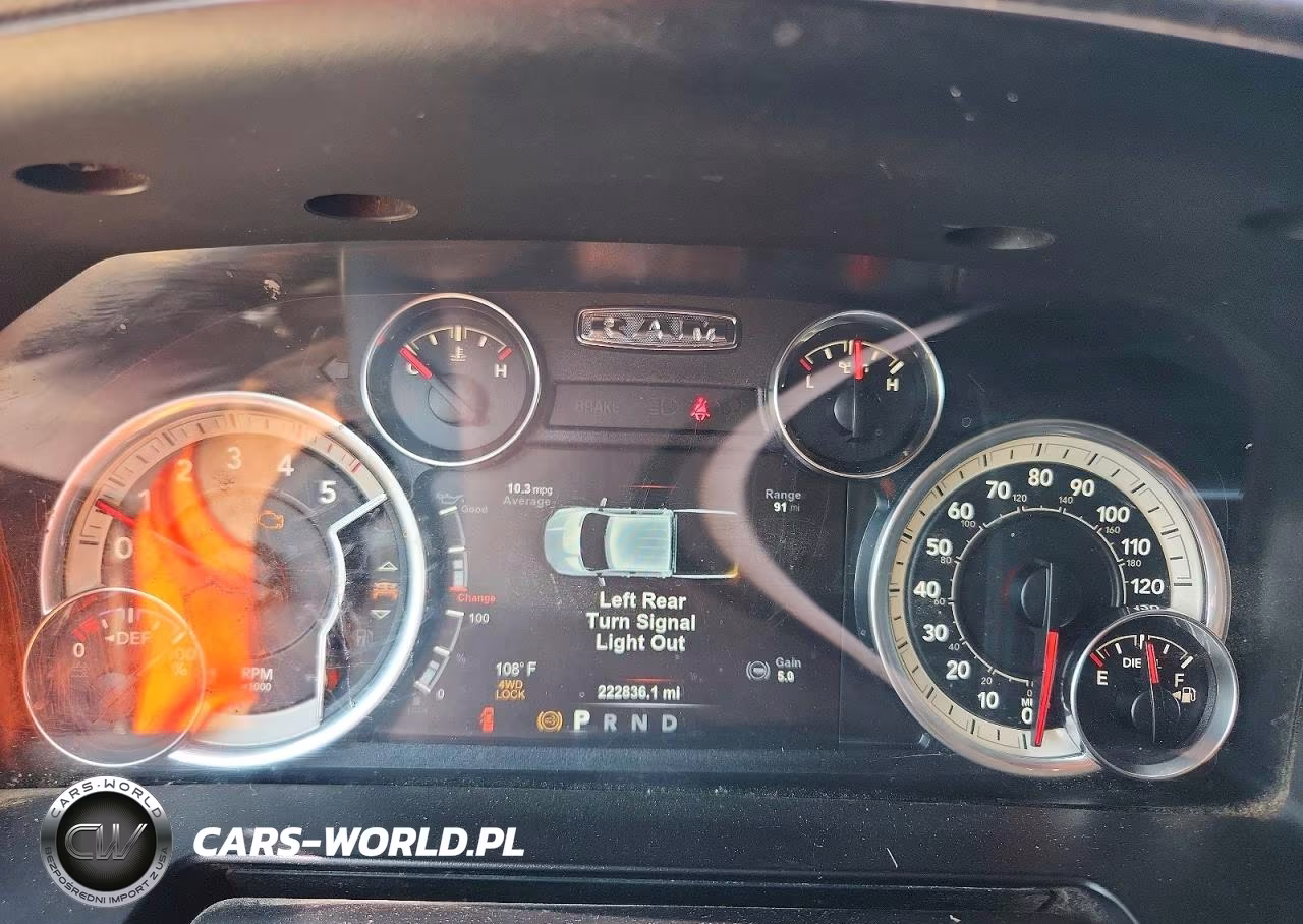 2018 Ram 2500 Laramie VIN:3C6UR5FL2JG216569 - 9