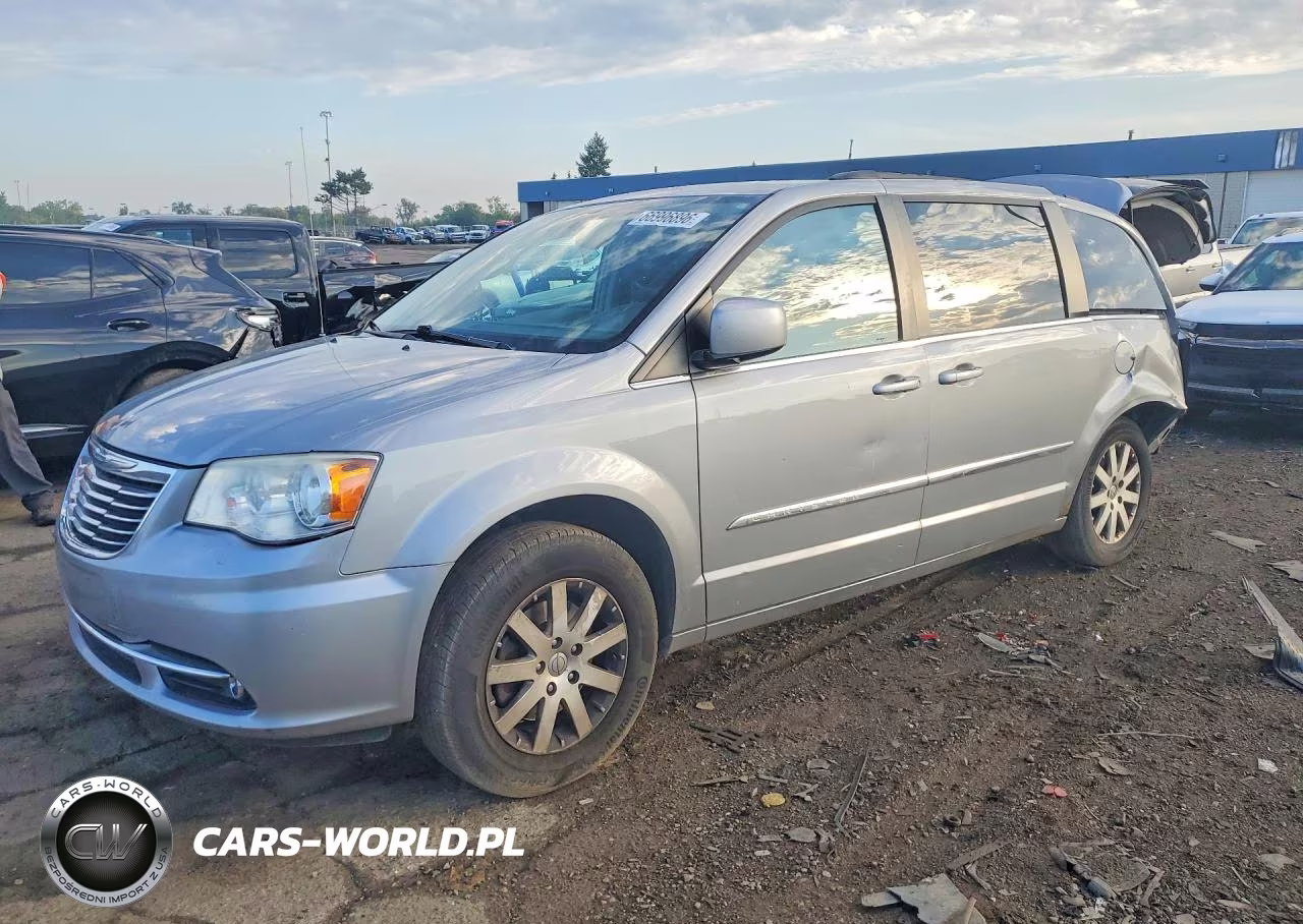 2014 Chrysler Town & Country Touring – zdjęcie 1 z 13