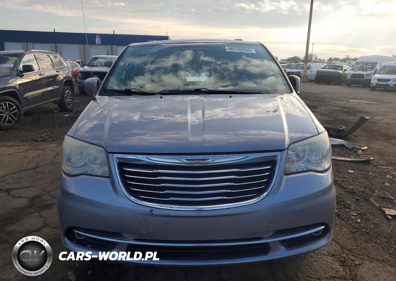 2014 Chrysler Town & Country Touring VIN:2C4RC1BG0ER144174 - 5