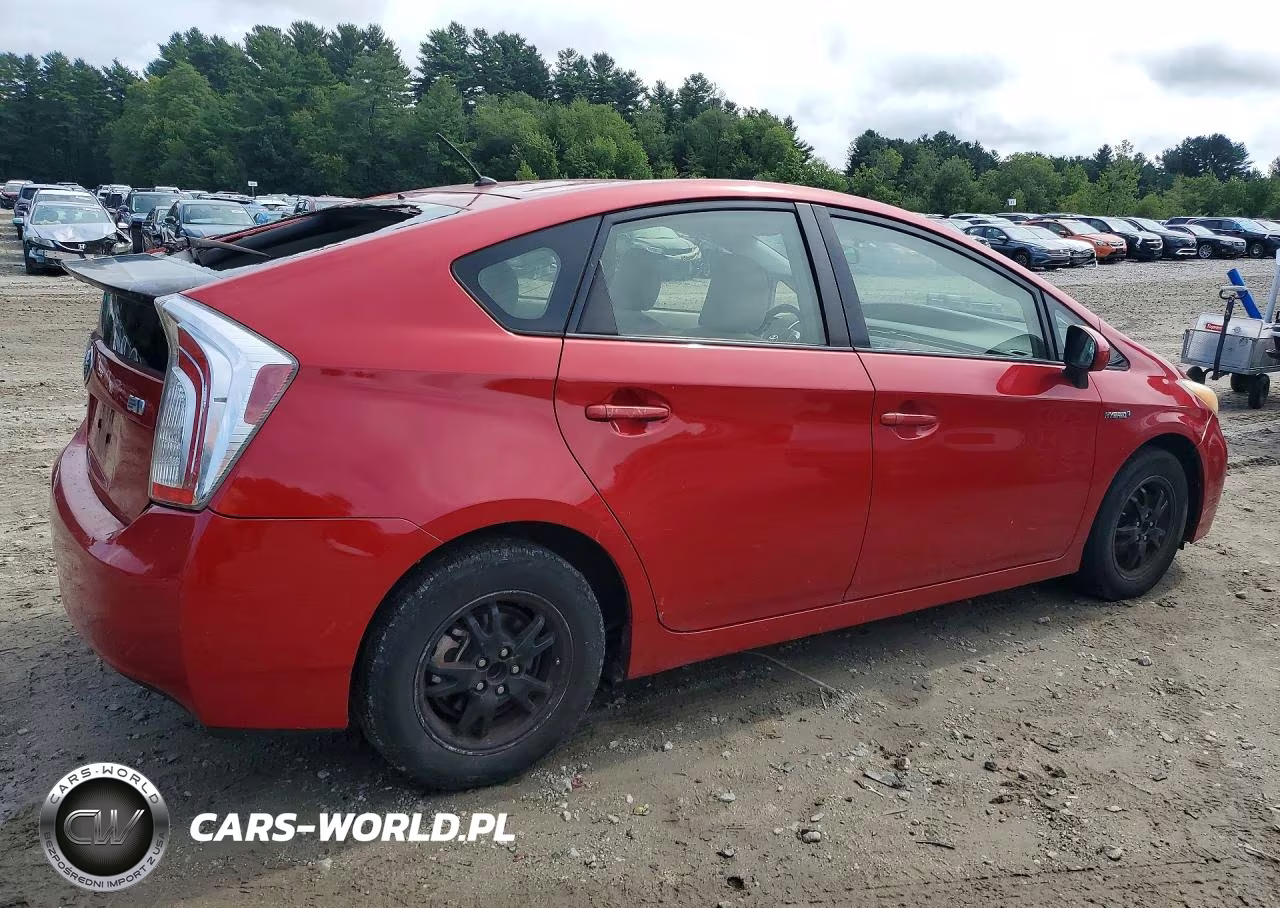 2013 Toyota Prius Two VIN:JTDKN3DU6D0353213 - 3